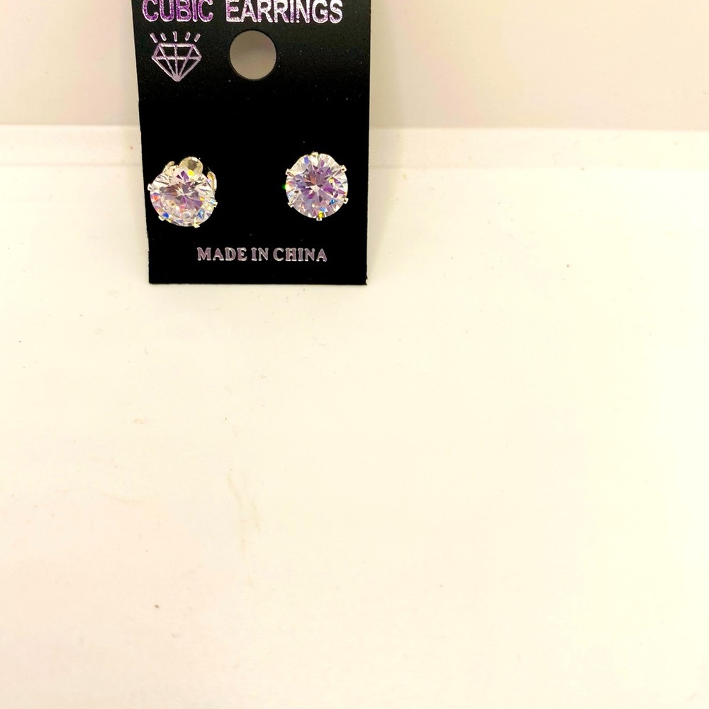 Earrings CZ studs pierced set in silver tone! - Picture 9 of 11